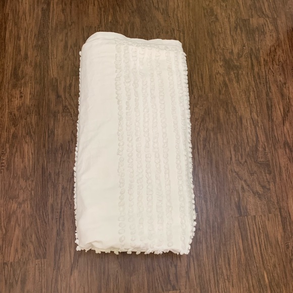 West elm king size %100 duvet cover in excellent condition